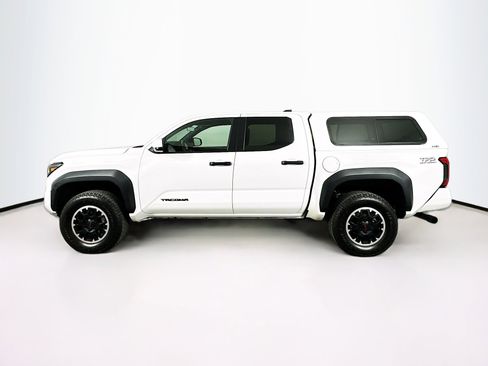 Used 2024 Toyota Tacoma TRD Off-Road image 4