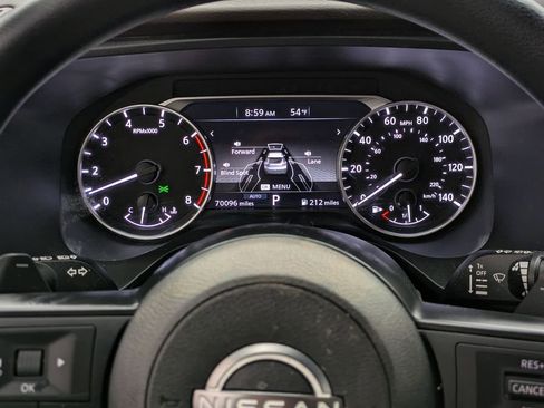 Used 2023 Nissan Rogue S image 15