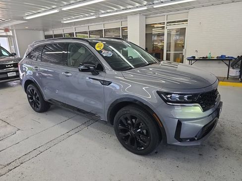 Used 2023 Kia Sorento SX AWD/4WD image 6