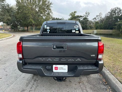 Used 2022 Toyota Tacoma SR5 w/ Technology Package image 4