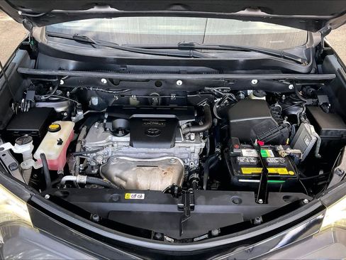 Used 2016 Toyota RAV4 SE FWD image 32