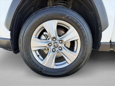 Used 2025 Toyota RAV4 XLE image 24