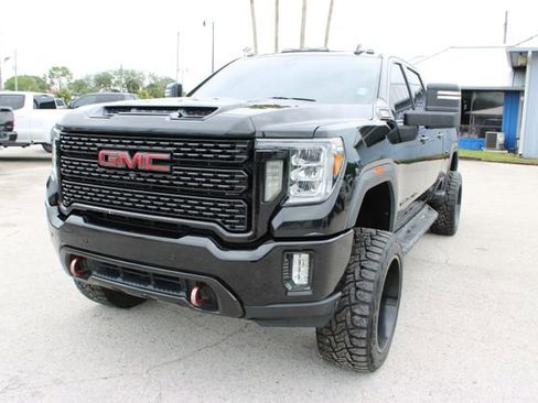 Used 2020 GMC Sierra 2500 Denali AWD/4WD image 3