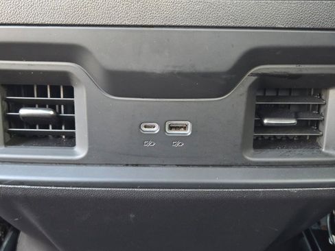 Used 2024 Chevrolet Silverado 1500 LT Trail Boss w/ LT Trail Boss Premium Package image 17