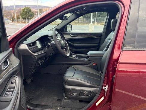 New 2025 Jeep Grand Cherokee L Limited image 15