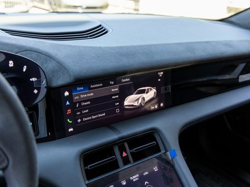 New 2025 Porsche Taycan Turbo GT image 42