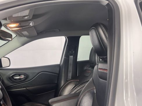 Certified 2022 Jeep Cherokee Trailhawk w/ Technology Group B image 21