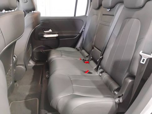 Used 2024 Mercedes-Benz EQB 300 4MATIC image 47