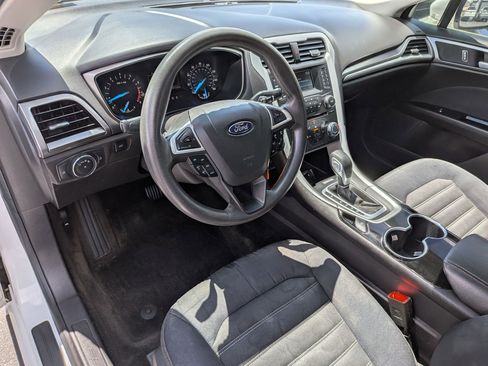Used 2015 Ford Fusion SE FWD image 16