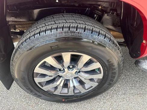 Used 2020 Toyota Tacoma Limited AWD/4WD image 15