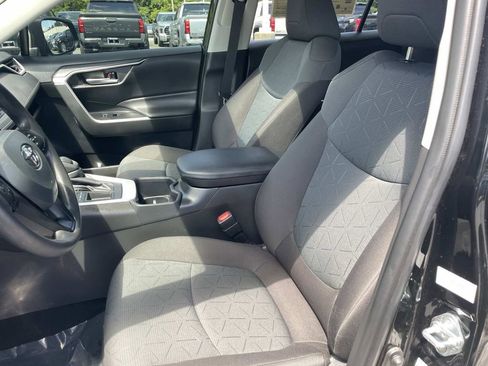 Used 2025 Toyota RAV4 XLE w/ Convenience Package FWD image 23