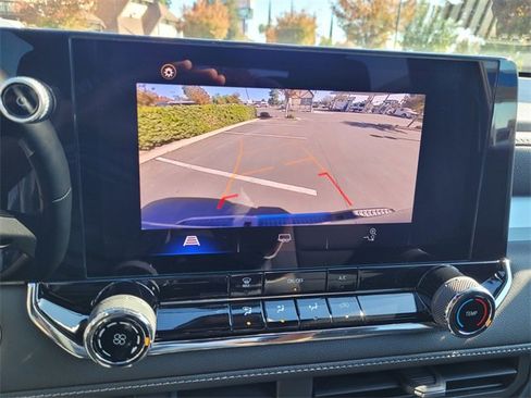 Used 2023 Chevrolet Colorado LT image 18