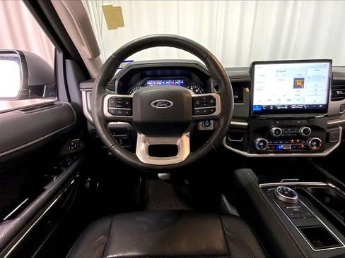 Used 2024 Ford Expedition XLT image 14