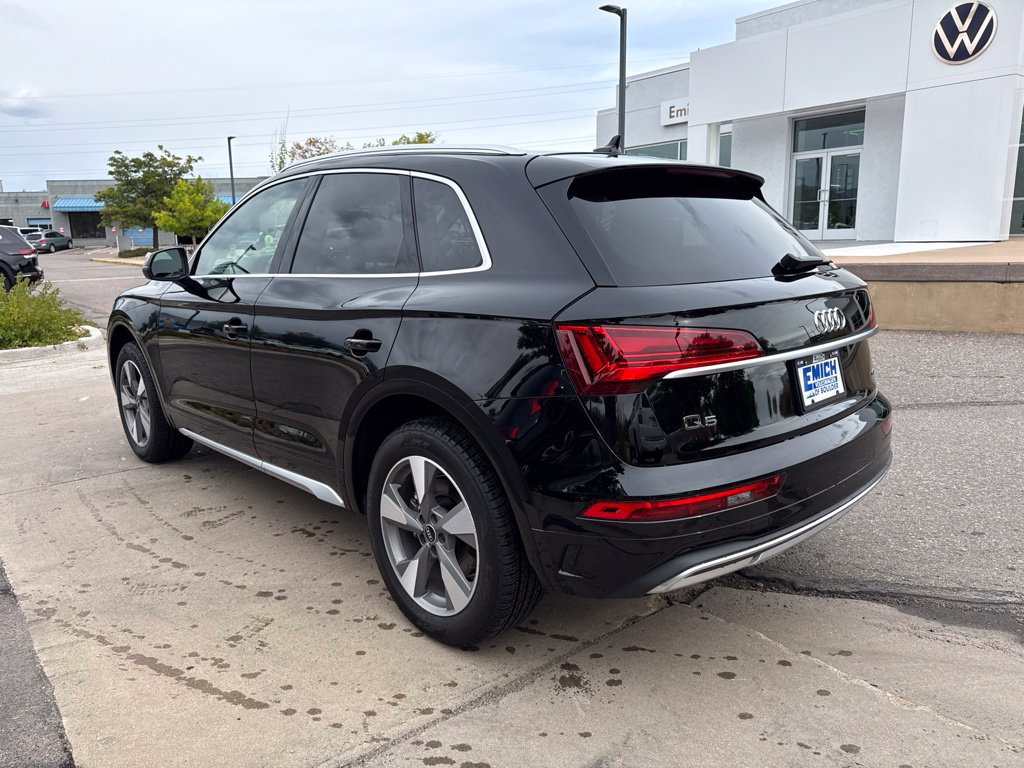 Used 2023 Audi Q5 2.0T Premium w/ Convenience Package AWD/4WD image 3