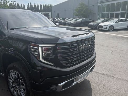 Used 2024 GMC Sierra 1500 Denali Ultimate image 3
