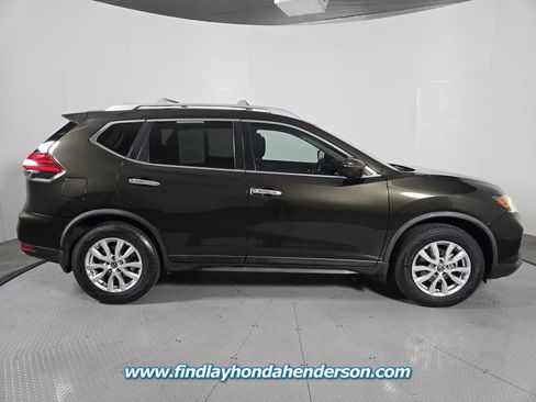 Used 2017 Nissan Rogue SV image 7