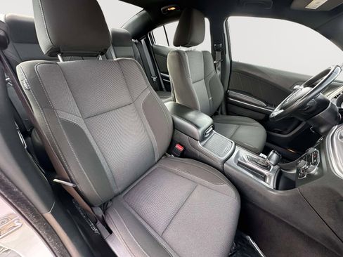Used 2019 Dodge Charger SXT image 29