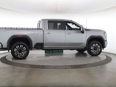 Used 2026 GMC Sierra 2500 Denali Ultimate AWD/4WD image 6