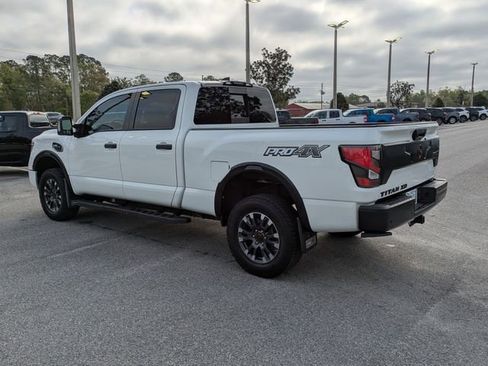 Used 2023 Nissan Titan PRO-4X image 5