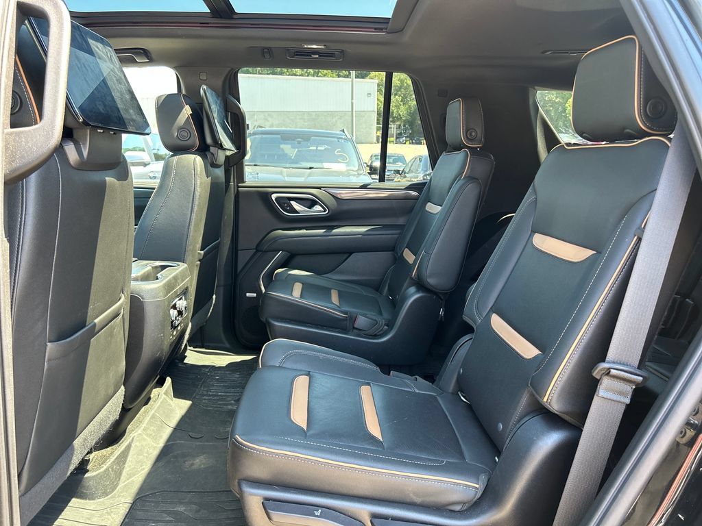 Used 2022 GMC Yukon AT4 w/ AT4 Premium Plus Package AWD/4WD image 10