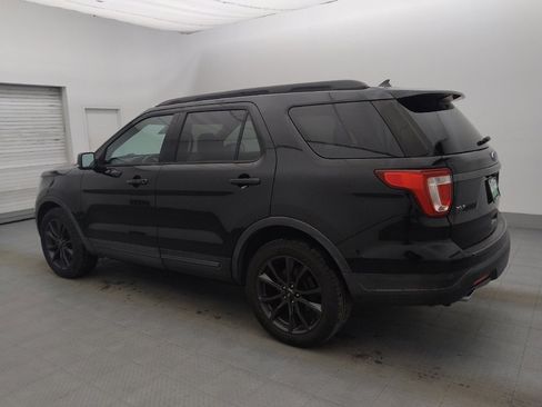 Used 2018 Ford Explorer XLT w/ Equipment Group 202A image 3