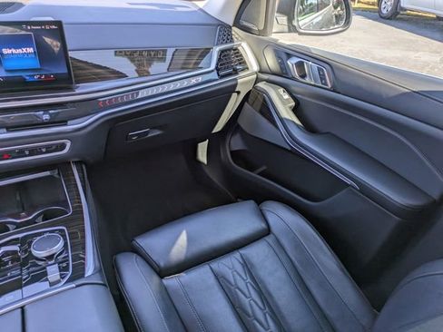 Used 2025 BMW X7 xDrive40i image 19