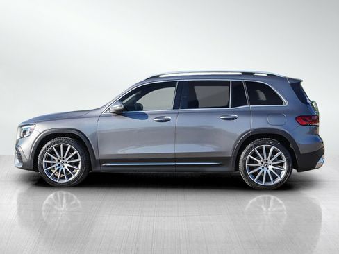 Used 2021 Mercedes-Benz GLB 250 4MATIC image 2
