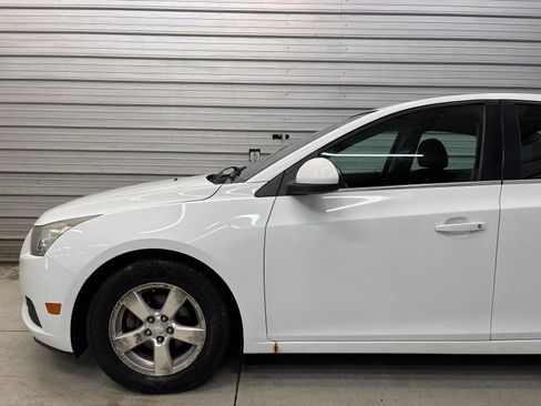 Used 2014 Chevrolet Cruze LT FWD image 3