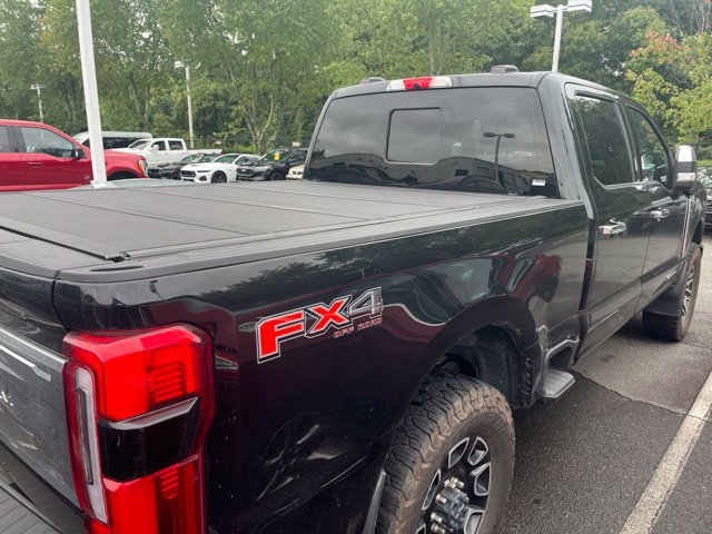 Used 2023 Ford F350 Platinum w/ FX4 Off-Road Package AWD/4WD image 3