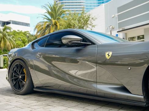 Used 2020 Ferrari 812 Superfast RWD image 40