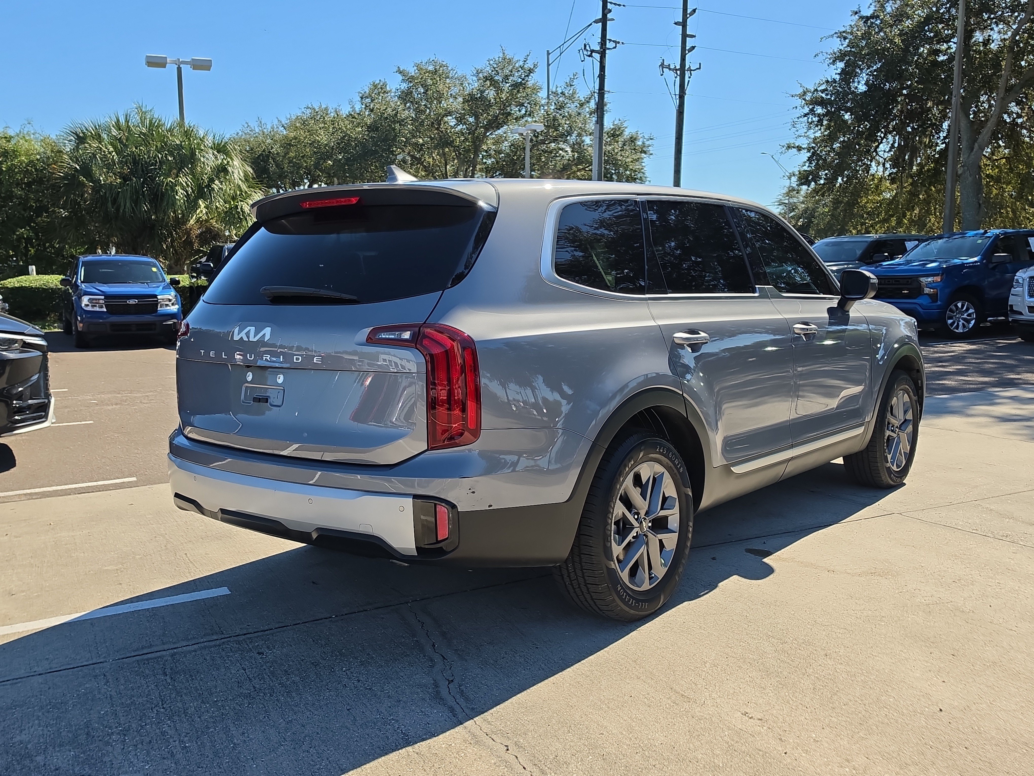 Certified 2023 Kia Telluride LX FWD image 8