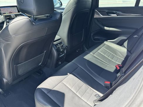 Used 2019 BMW X4 M40i w/ Premium Package image 9