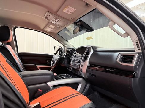 Used 2020 Nissan Titan SV w/ SV Convenience Package AWD/4WD image 32