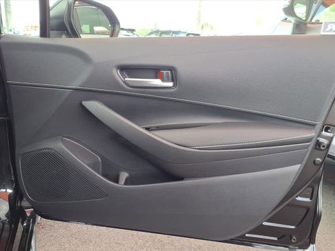 Used 2025 Toyota Corolla SE w/ SE Package image 24