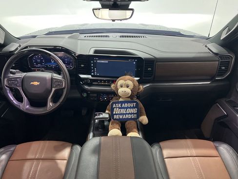 Used 2024 Chevrolet Silverado 1500 High Country image 19