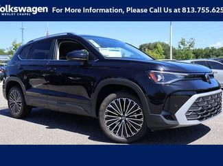 Certified 2025 Volkswagen Taos SE video 1