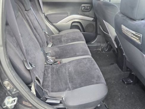 Used 2010 Mitsubishi Outlander ES FWD image 7