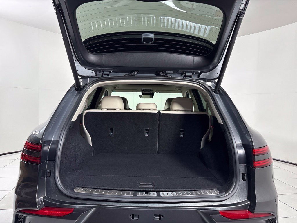 New 2027 Genesis GV70 2.5T Select AWD/4WD image 26