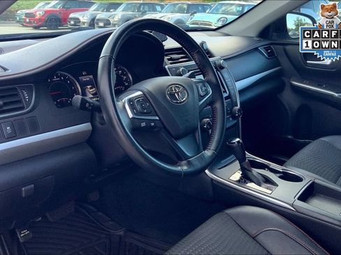 Used 2015 Toyota Camry SE FWD image 12