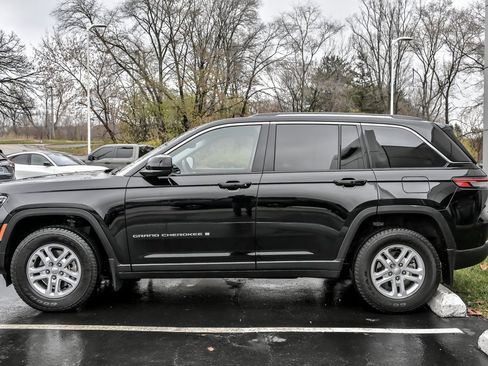 Used 2022 Jeep Grand Cherokee Laredo w/ Luxury Tech Group I image 5