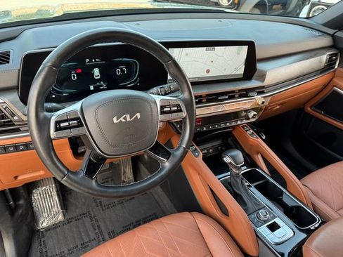 Used 2025 Kia Telluride AWD image 3