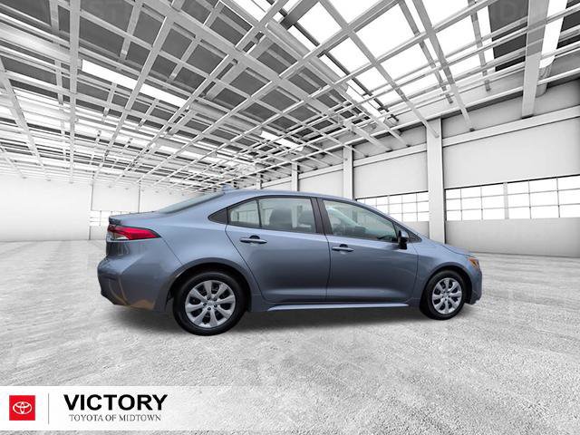 Used 2024 Toyota Corolla LE FWD image 2