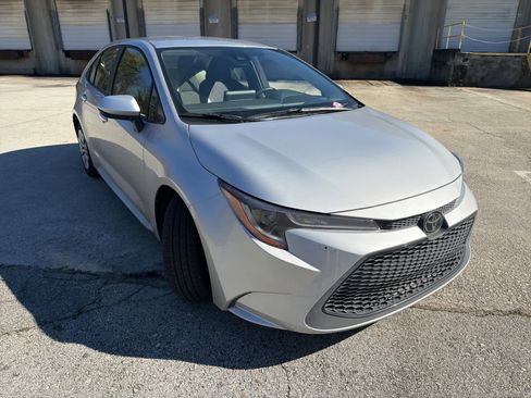 Used 2020 Toyota Corolla LE image 13