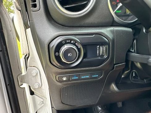 Used 2023 Jeep Wrangler Unlimited Sahara w/ Cold Weather Group AWD/4WD image 41