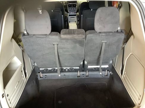 Used 2014 Dodge Grand Caravan SE w/ Quick Order Package 29E SE FWD image 16