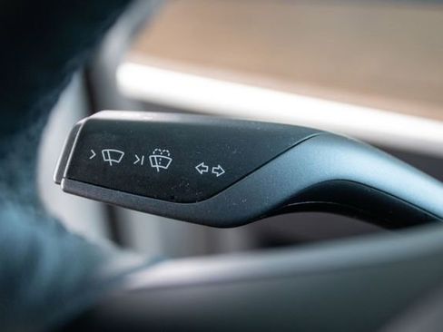 Used 2023 Tesla Model Y Long Range image 15