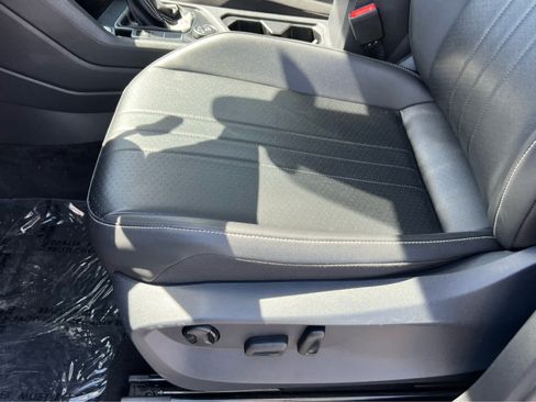 Used 2022 Volkswagen Tiguan SE AWD/4WD image 30