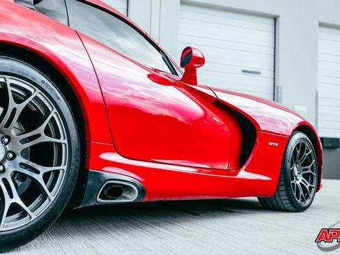 Used 2014 SRT Viper GTS w/ GTS Laguna Interior Package RWD image 31