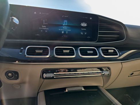 Used 2020 Mercedes-Benz GLS 450 4MATIC image 20