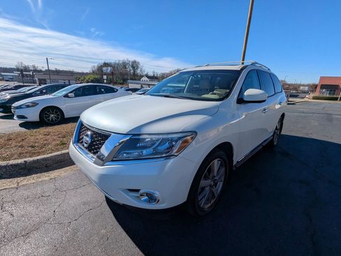 Used 2015 Nissan Pathfinder Platinum w/ Cargo Package image 3